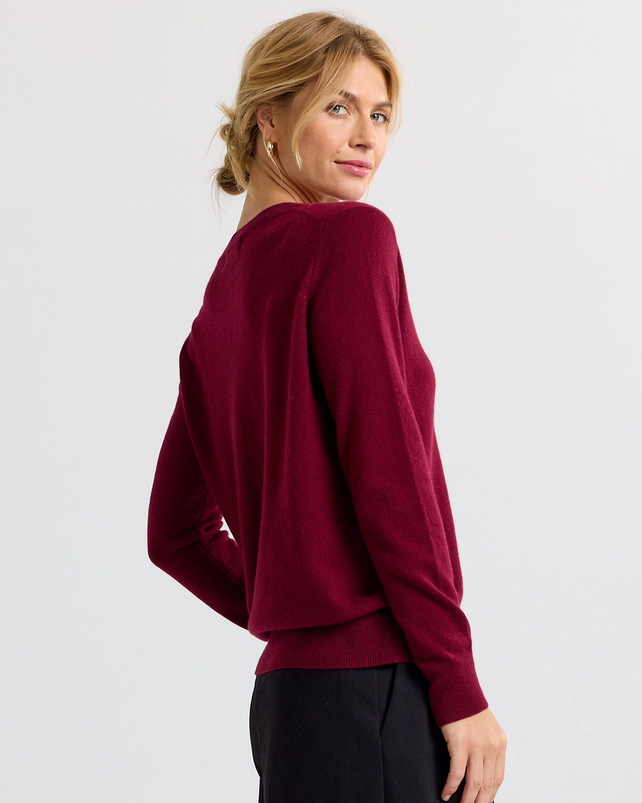 Essential Cashmere V-Neck