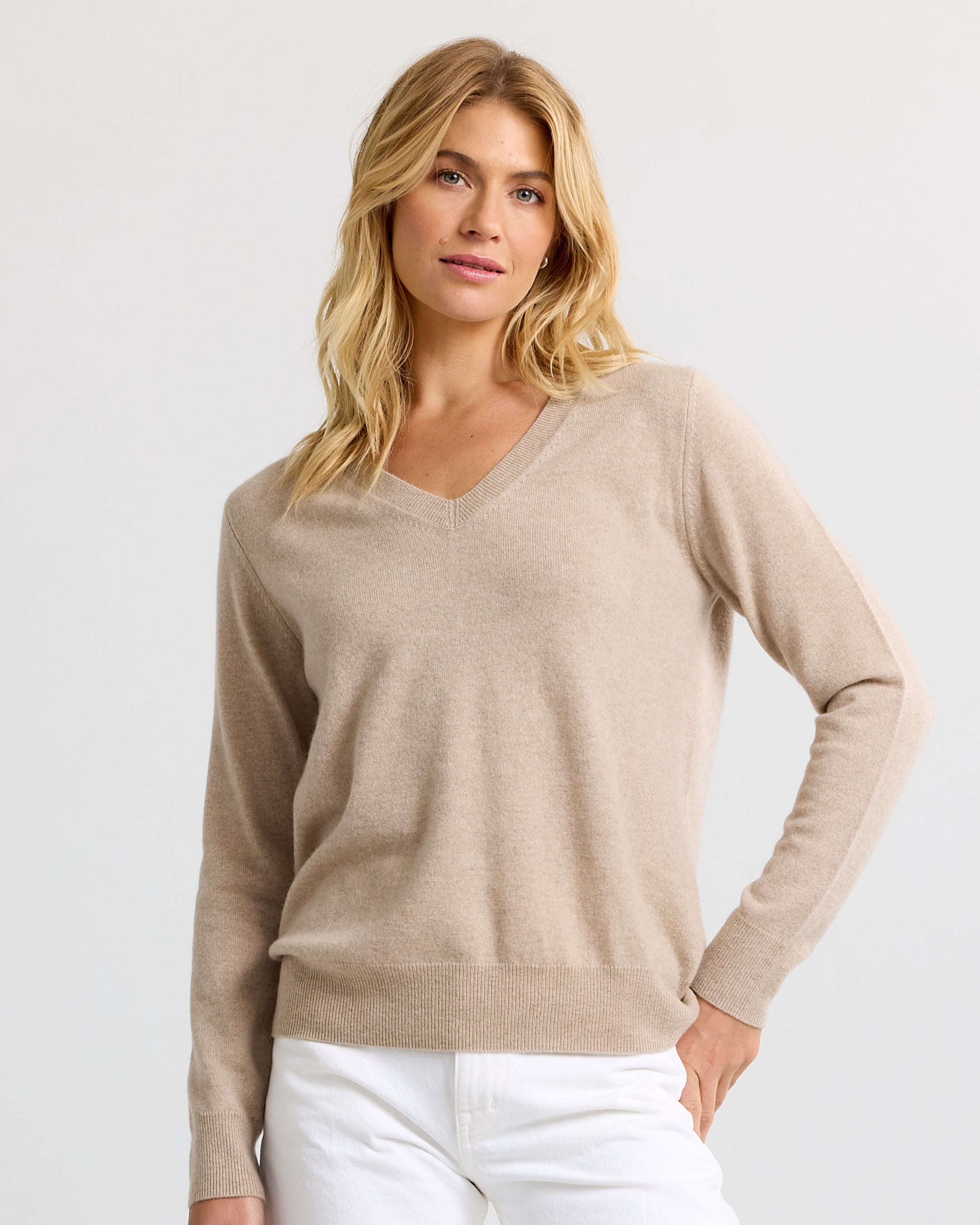 Essential Cashmere V-Neck