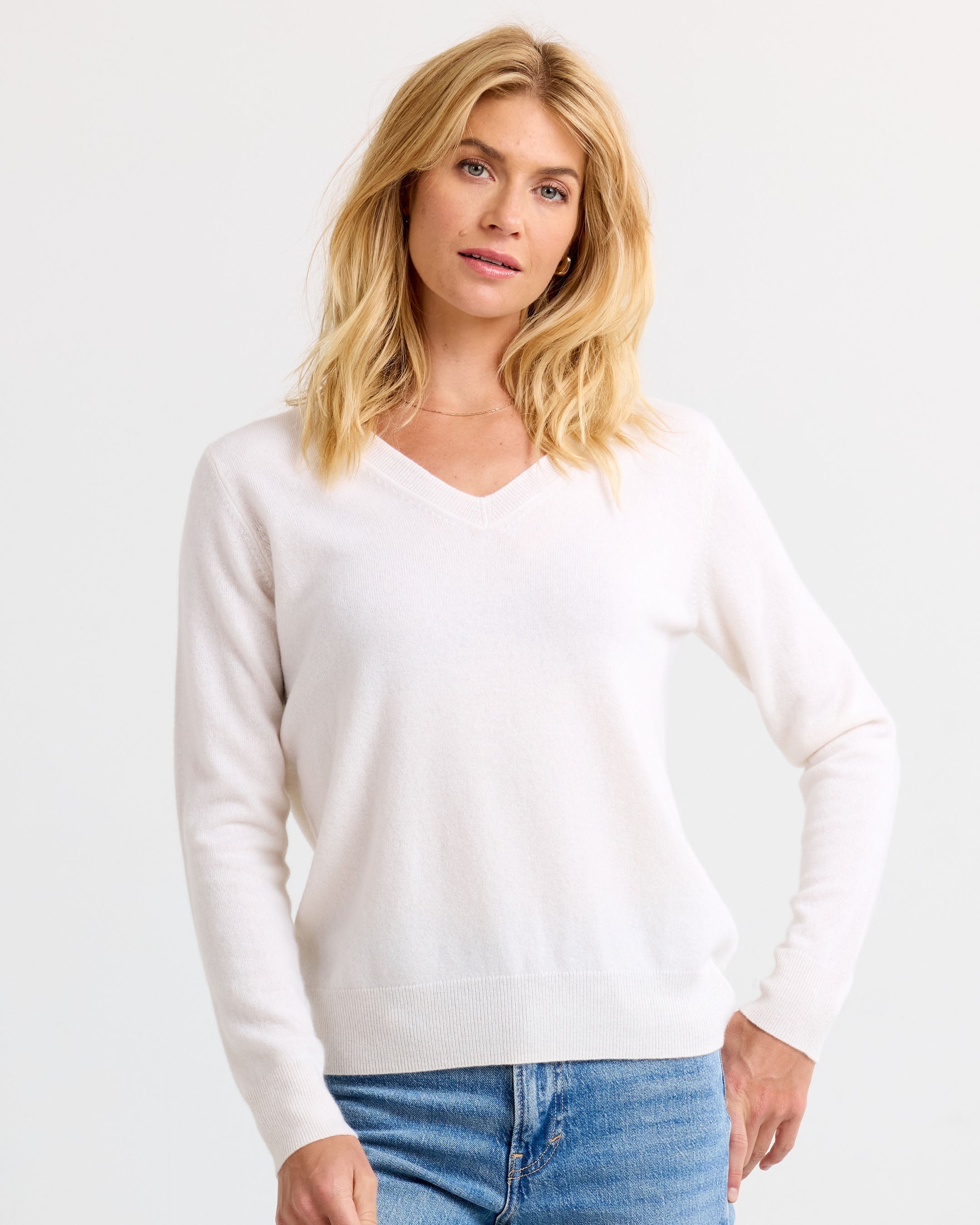Essential Cashmere V-Neck