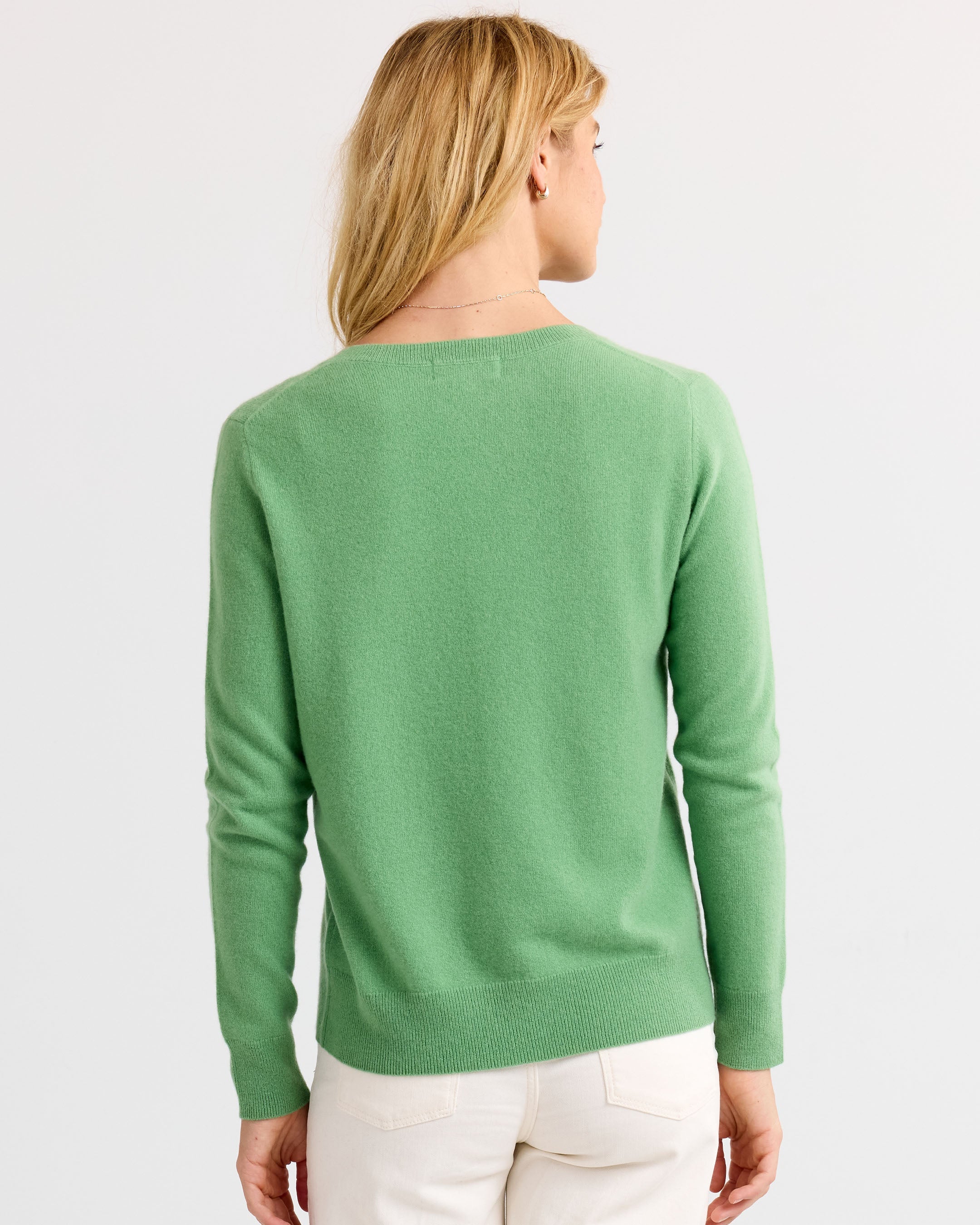 Essential Cashmere V-Neck