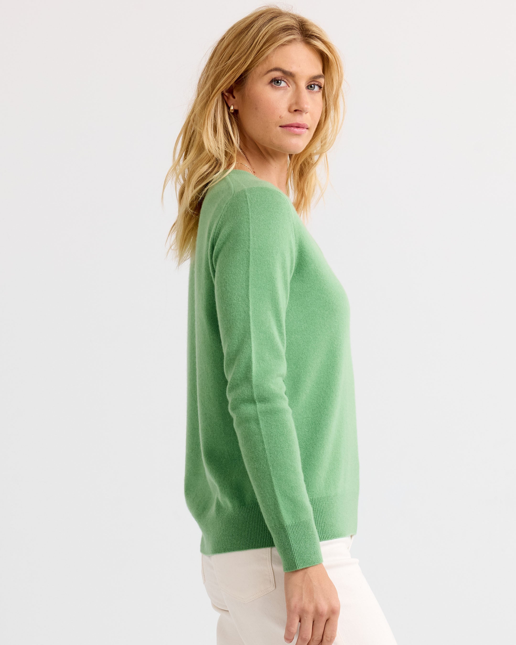 Essential Cashmere V-Neck