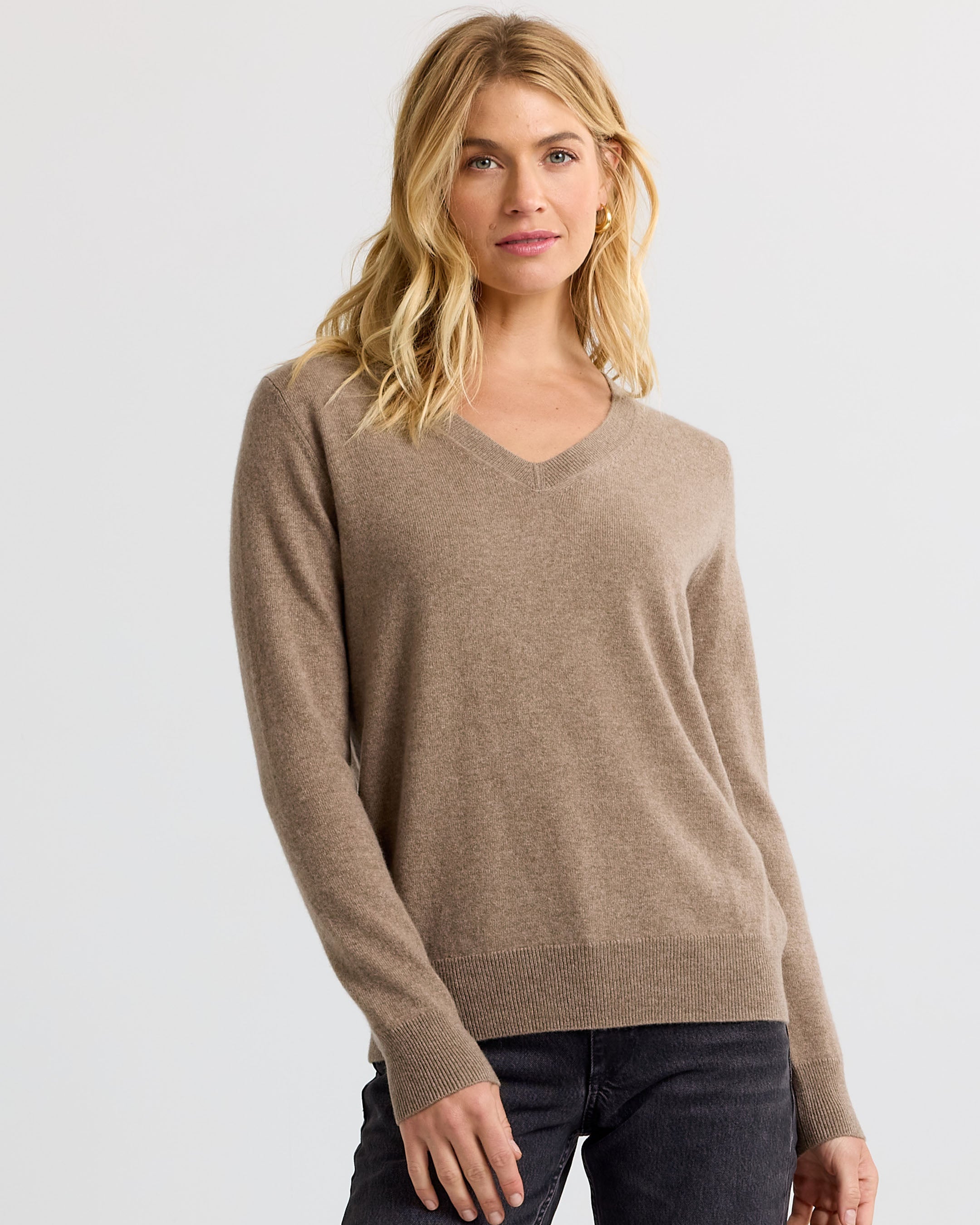 Essential Cashmere V-Neck